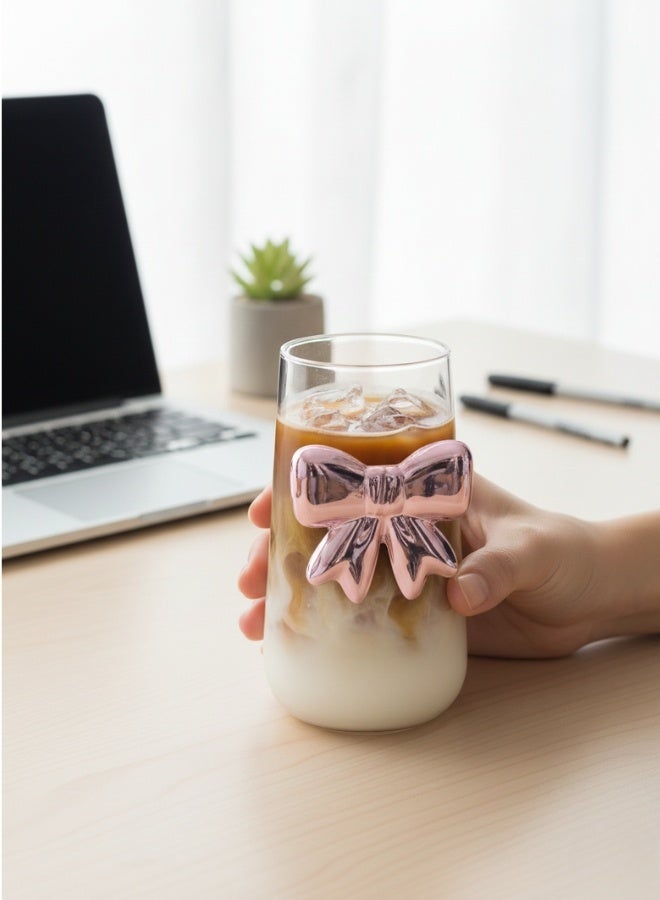 هابي هوم كوب زجاجي شفاف 550 مل مزين بفيونكة وردية أنيقة – كأس عصري فاخر وجمالي لشرب العصائر، النسكافيه، والايس كوفي – تصميم فاخر للاستخدام اليومي والمناسبات الخاصة – مثالي للهدايا والتقديم العصري على طاولة المطبخ والسفرة - Image 5